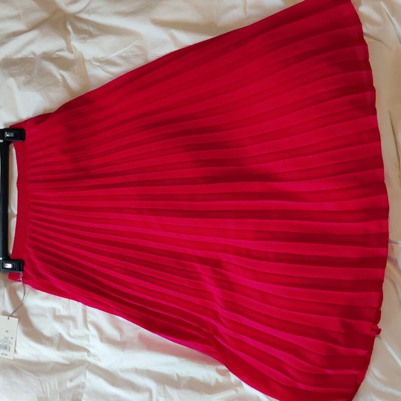 Pink Pleated Skirt - Picture 2 of 2